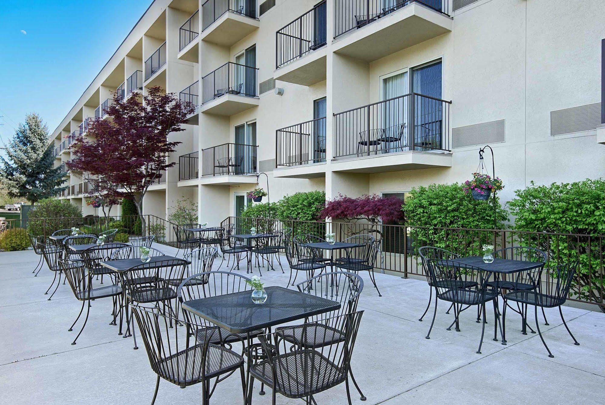 Oxford Suites Якима Екстериор снимка