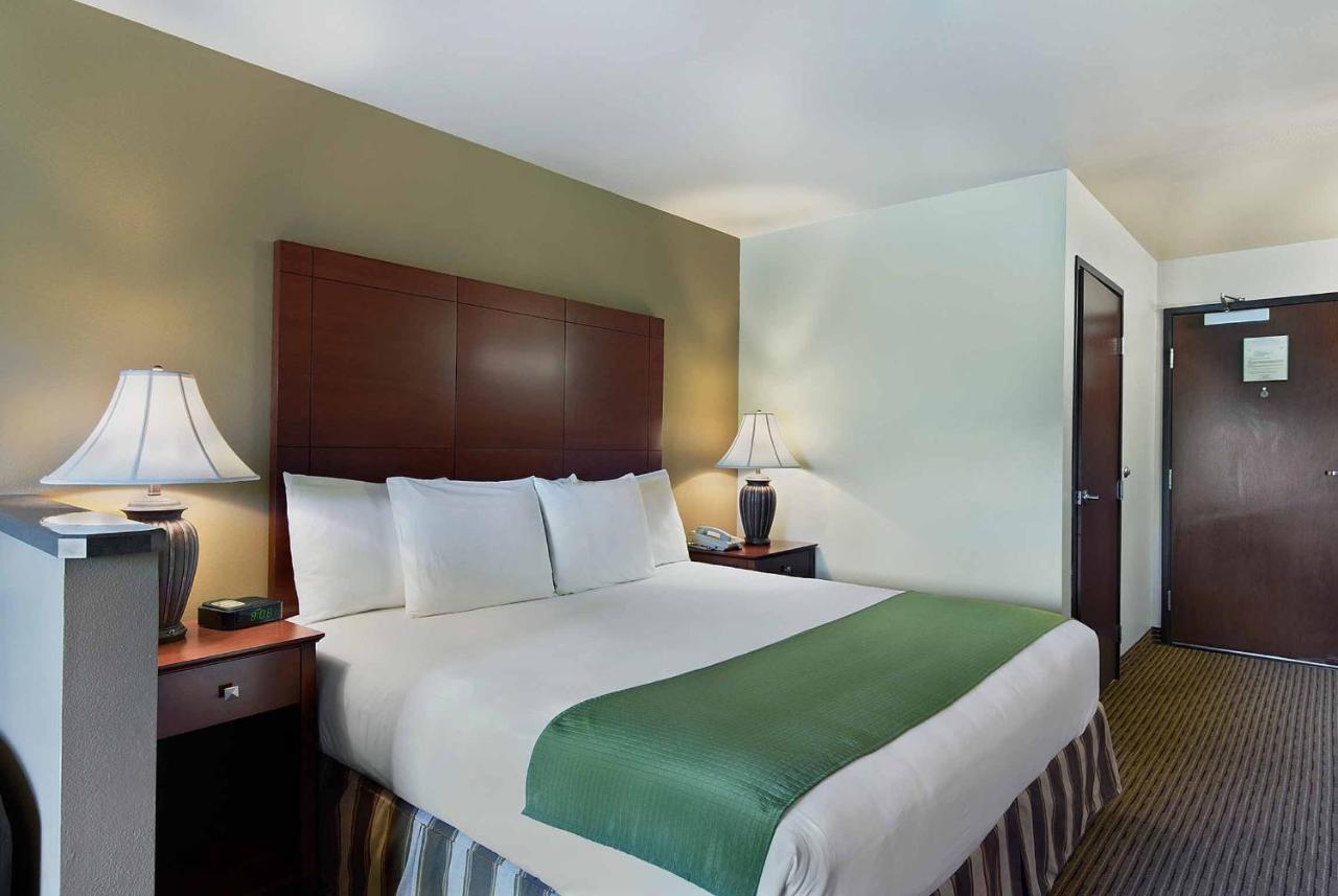 Oxford Suites Якима Екстериор снимка